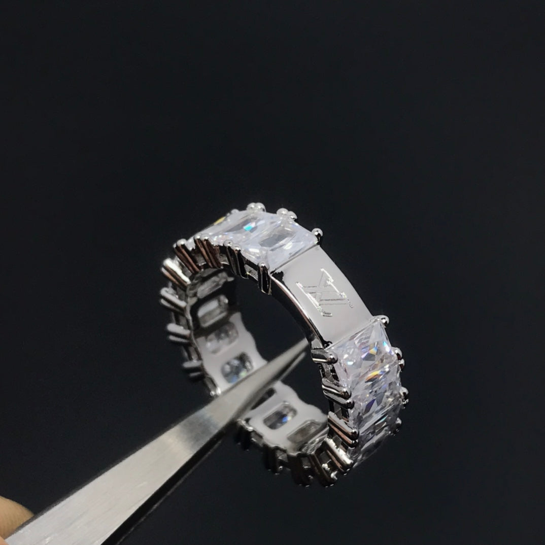 18K Louis Vuitton Crystals Ring