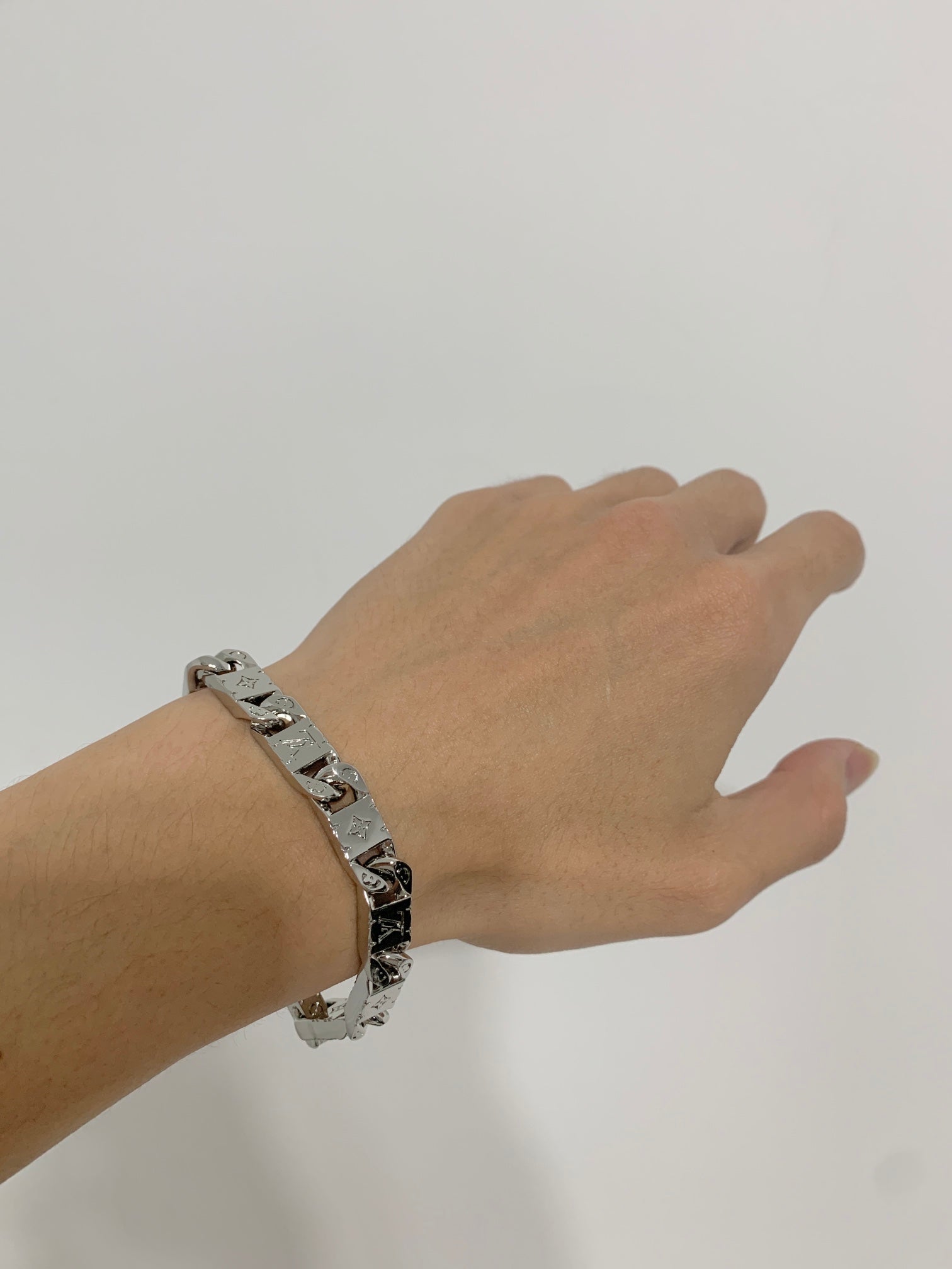 18K Louis Vuitton Monogram Tied Up Bracelet